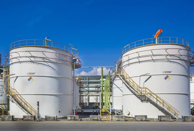 Storage tank construction